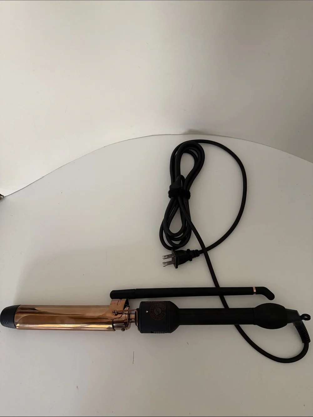 Amica Black & Rose Gold Curling Wand Iron Hair Styler, new, NWOT, high-quality.